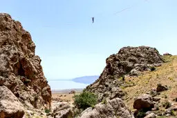 هيجان بندبازي بين صخره ها را اينجا تجربه مي كنيد + عكس