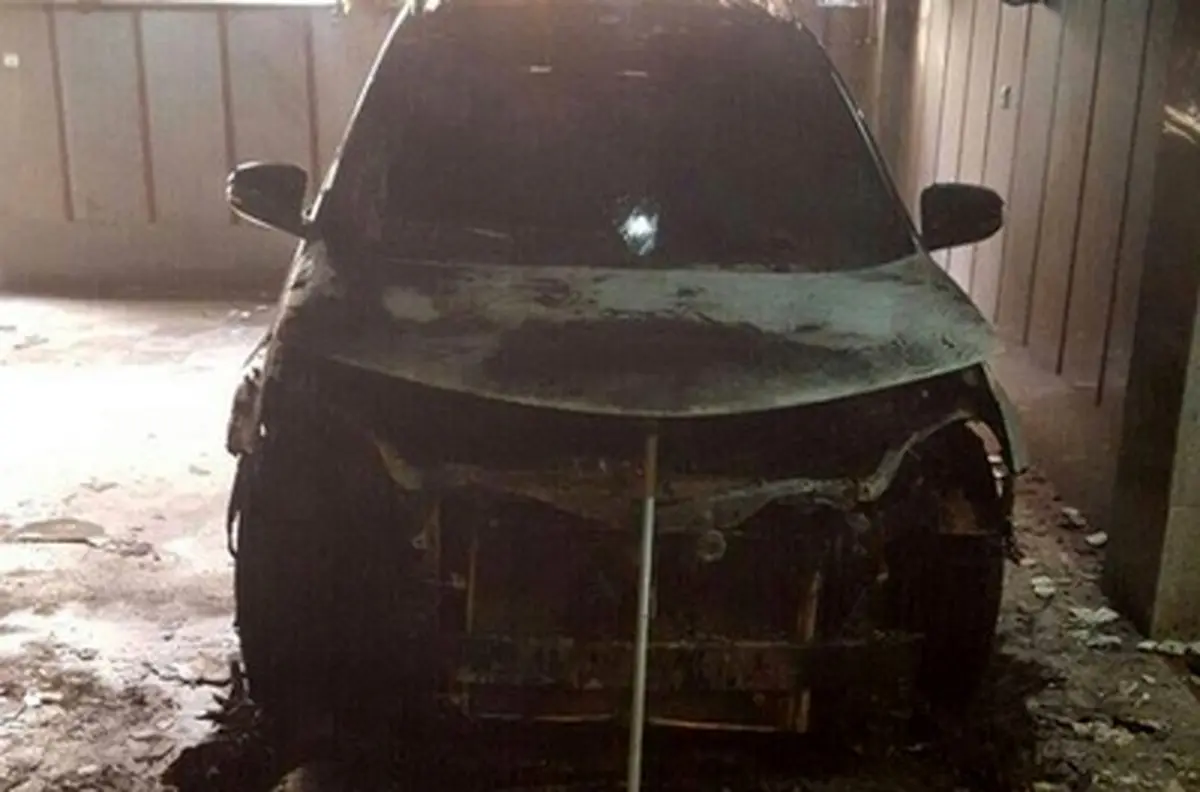 تندروها ماشین یک اصلاح‌طلب را به آتش کشیدند/عکس