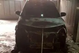 تندروها ماشین یک اصلاح‌طلب را به آتش کشیدند/عکس