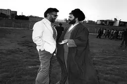 تصویری از ابراهیم یزدی در کنار سیداحمد خمینی