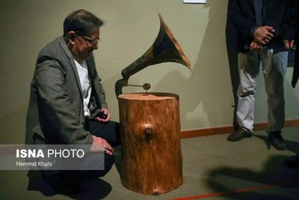 دو وزیر روحانی در یک نمایشگاه هنری/تصاویر