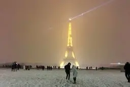 برف پاریس را فلج کرد/تصاویر