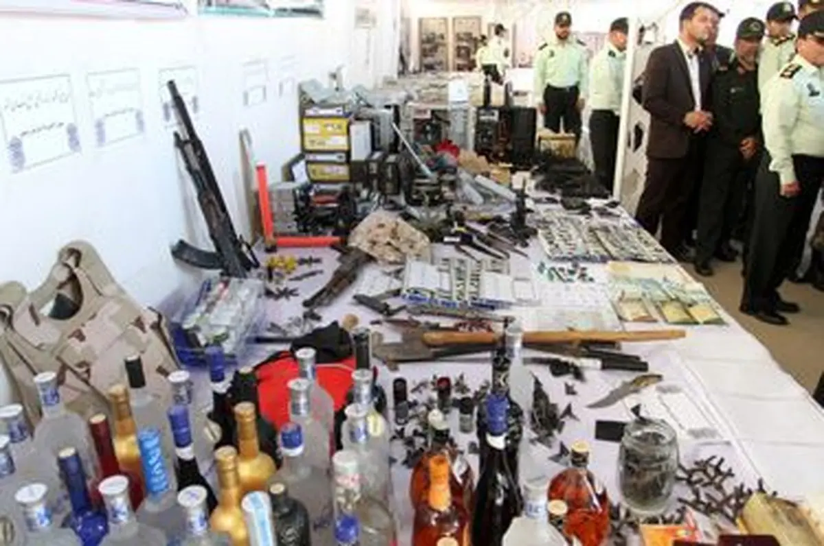 تصاویری از نمایشگاه کشفیات پلیس‌های تخصصی فرماندهی انتظامی خراسان رضوی