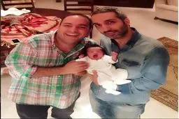 علی اوجی در کنار ژوله و دخترش/ عکس