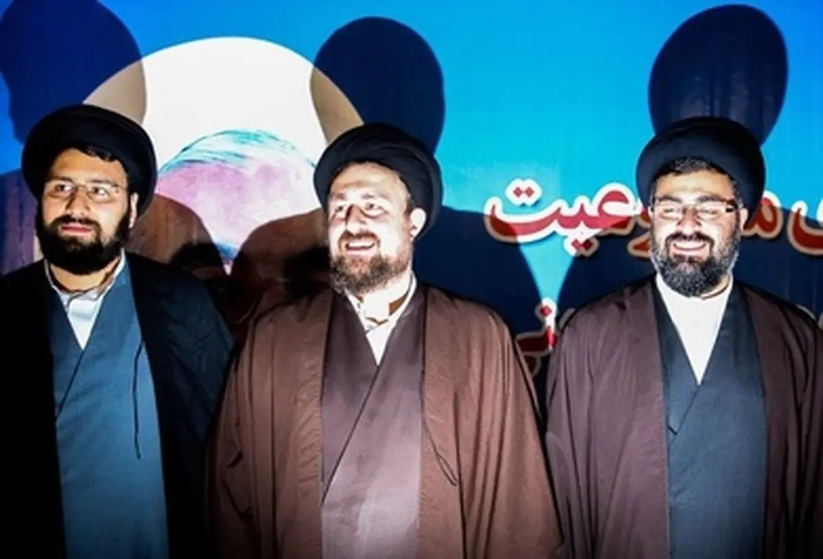 سه خمینی جوان در تالار وزارت کشور/عکس