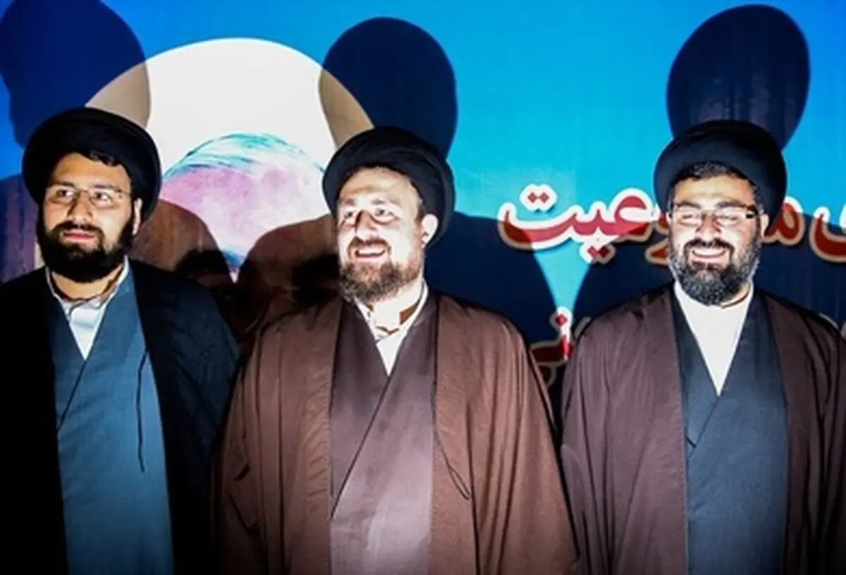 سه خمینی جوان در تالار وزارت کشور/عکس