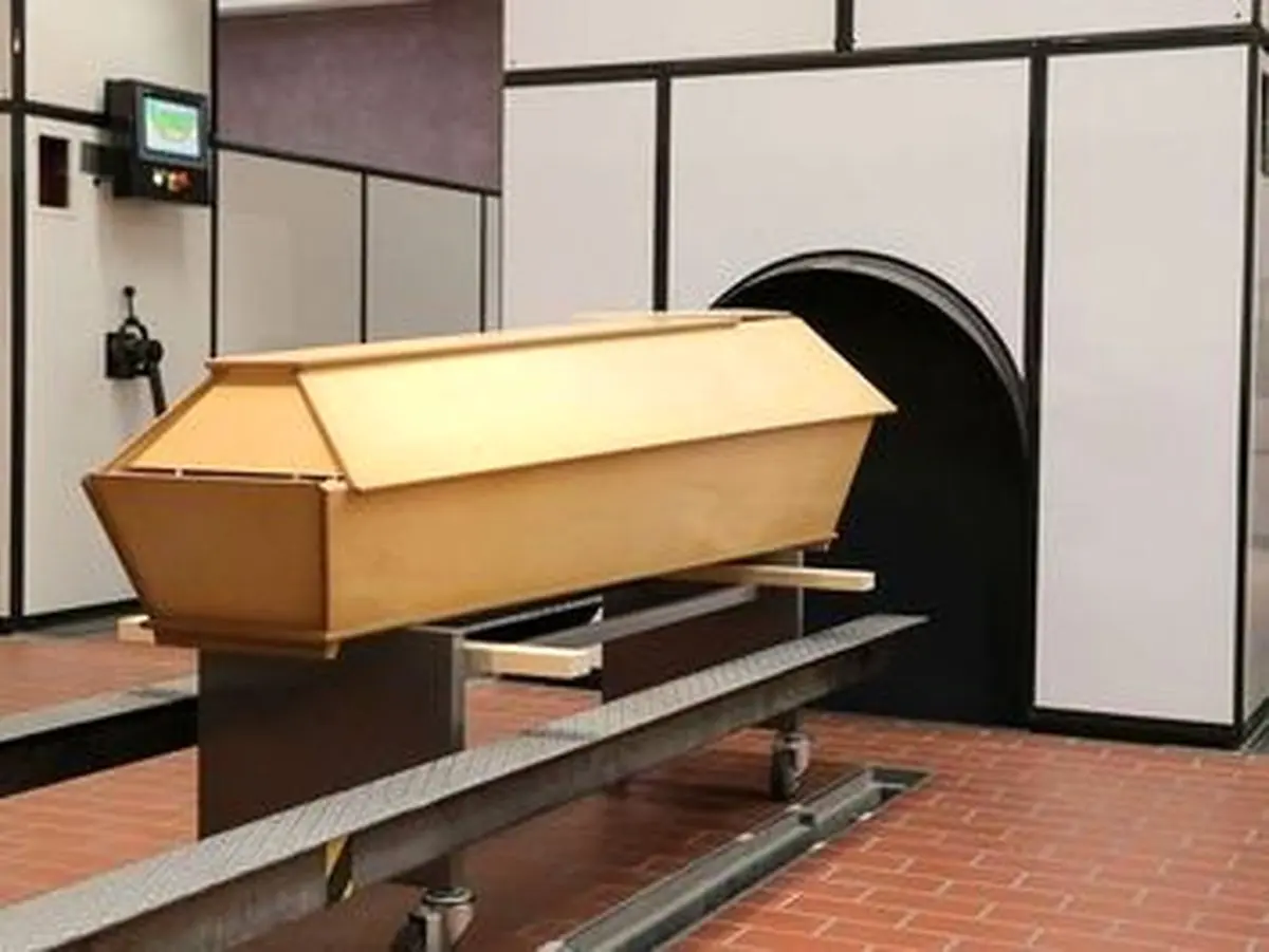 تصاویری عجیب از کوره‌های مرده سوزی برای فوتی‌های کرونا در سوئیس