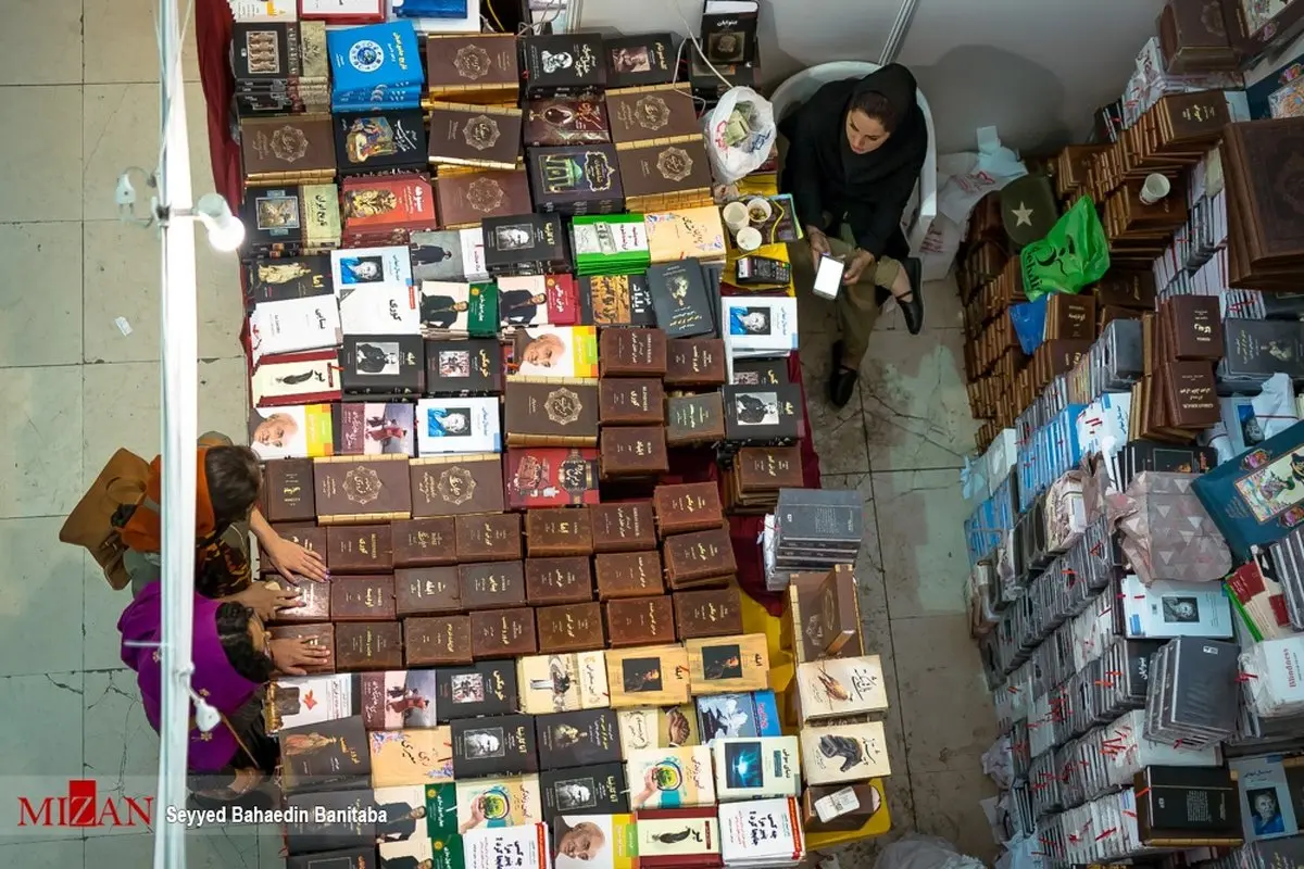 تصاویری از حاشیه‌هایی نمایشگاه بین‌المللی کتاب تهران