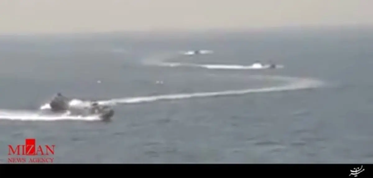 نزدیک شدن ۴ قایق تندروی ایرانی به ناو آمریکایی +تصاویر