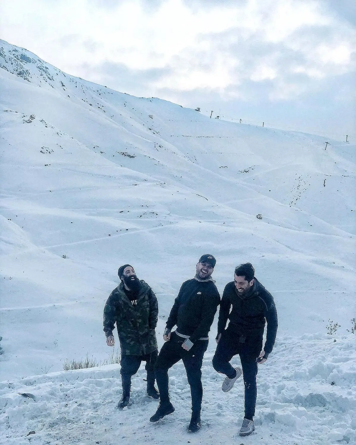 برف بازی سیاوش خیرابی