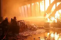 تصاویر: آتش سوزی در کارخانه تولید مواد شیمیایی و چسب