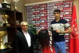 عکس یادگاری بیرانوند با پیراهن پرسپولیس