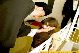 دست نوازش مقام معظم رهبری بر سر سید احمد خمینی/عکس