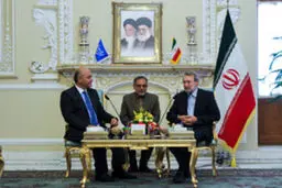 تصاویر دیدار معاون دبیرکل اتحادیه میهنی کردستان عراق با علی لاریجانی