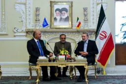 تصاویر دیدار معاون دبیرکل اتحادیه میهنی کردستان عراق با علی لاریجانی