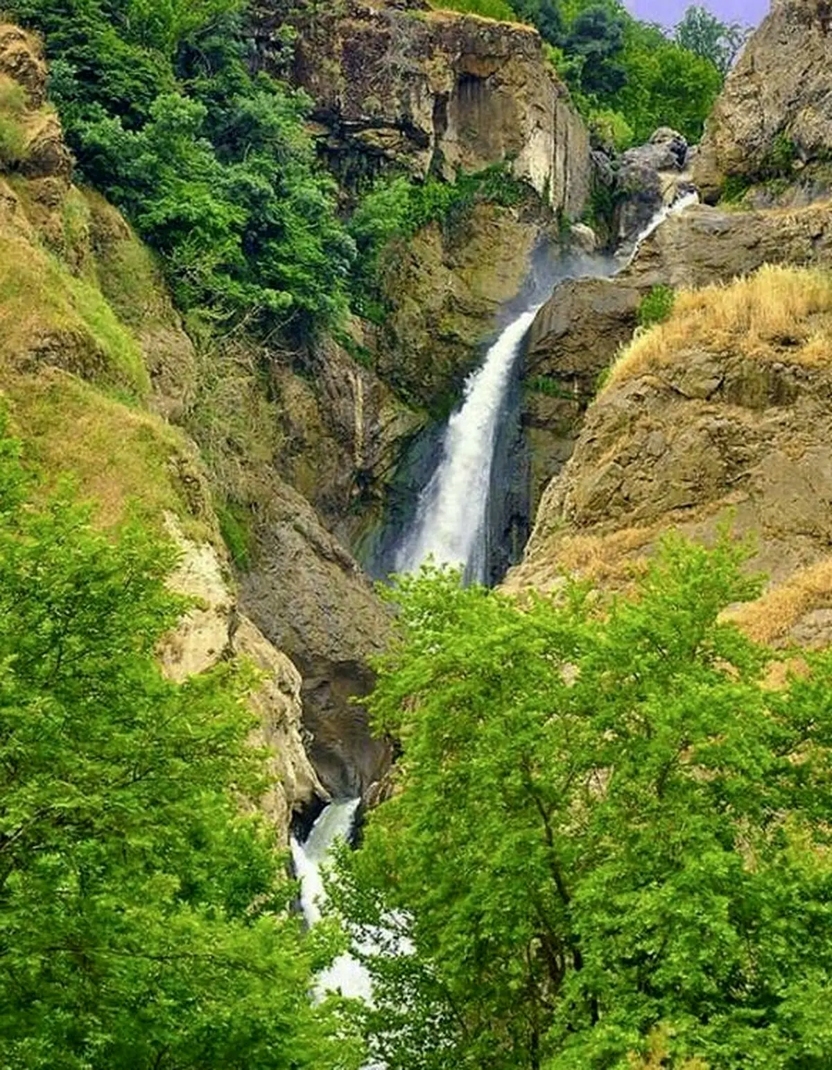 آبشاری دیدنی در سردشت/عکس