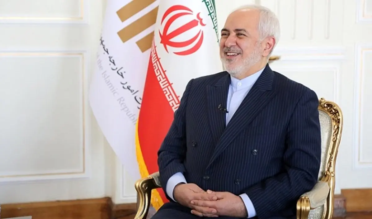 ظریف: اصل مذاکره با آمریکا ٣٠ سال تابو بود / این تابوى با مصلحت‌اندیشی رهبری شکسته شد / ابزار ما دیپلمات‌ها مذاکره، بیانیه، سخنرانی و مصاحبه است؛ ما که نه تفنگ داریم و نه پول