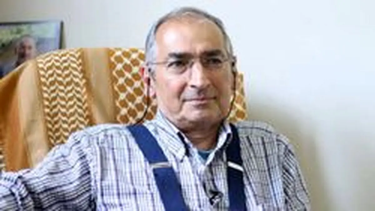 صادق زیباکلام: مشکل فقط روحانی نیست/ به من زنگ زدند که حق نداری در ماجرای سیل دخالت کنی/ روحانی از همان اختیاراتی که دارد هم استفاده نمی‌کند