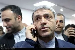 تلفن همراه وزیر اقتصاد/تصاویر