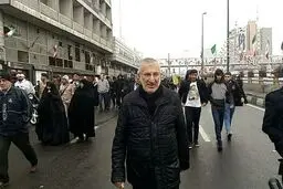 سعیدی کیا در راهپیمایی ۲۲ بهمن/ عکس