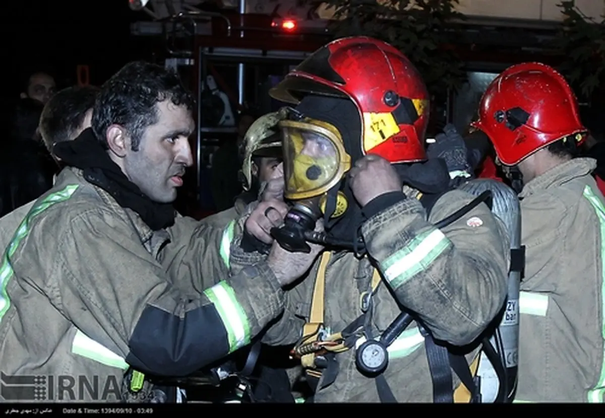 آتش سوزی در مجتمع کامپیوتر تهران/تصاویر