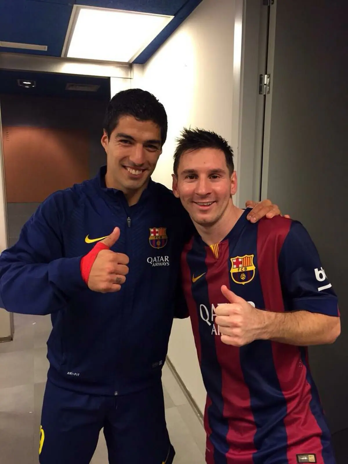 تبريک لوئيس سوارز به مسي (عکس)