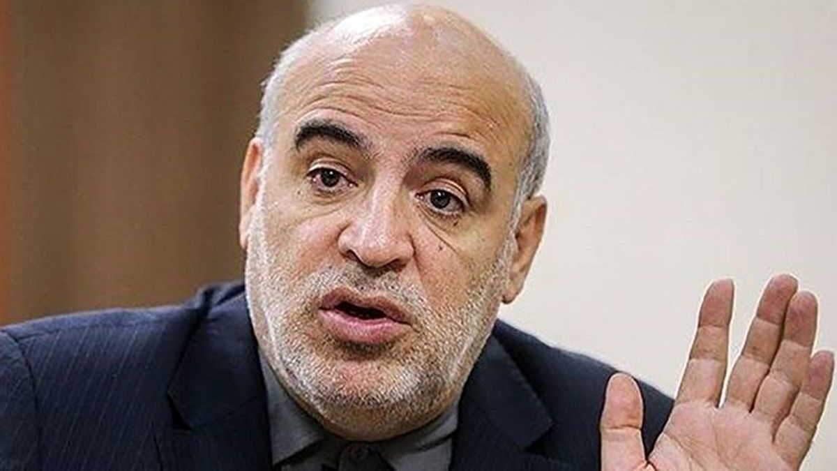 نماینده اصولگرا: مجلس ناظر بر رئیسجمهور است نباید برای ۱۴۰۰ از کسی دعوت کند/ اصولگرایان روی یک نامزد قطعا اجماع میکنند، اما زمانش مشخص نیست