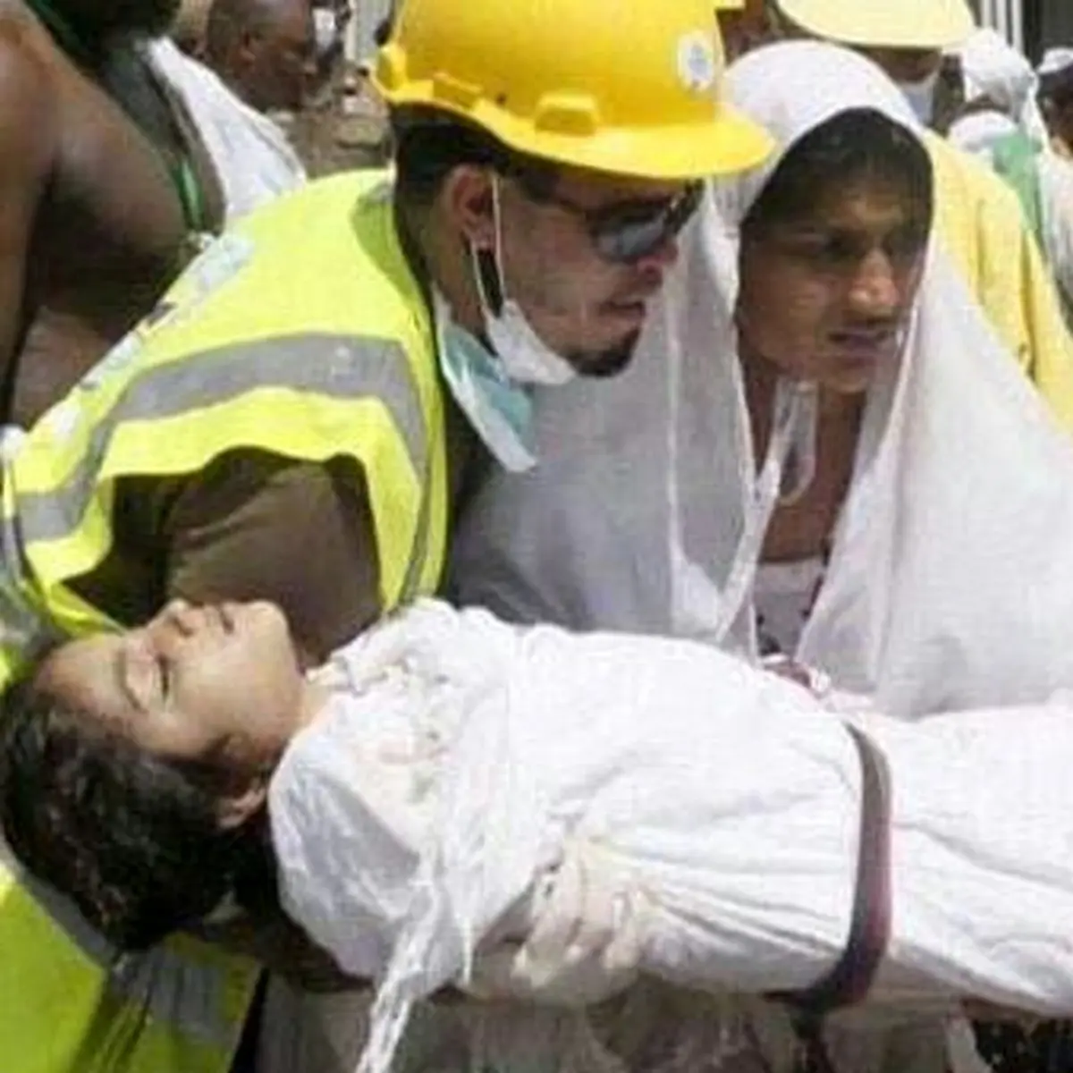 کوچکترین قربانی فاجعه منا + عکس