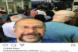 صداپيشه جناب خان در صف اخذ رای/ عکس