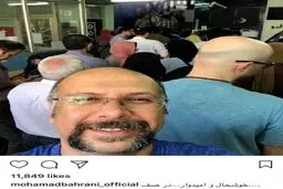 صداپيشه جناب خان در صف اخذ رای/ عکس