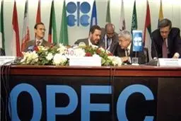 واشنگتن‌پست: قیمت نفت، وزیر خارجه ایران را در مذاکرات هسته‌ای به تکاپو انداخت