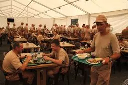 عکس/ غذاخوری روسها در پایگاه لاذقیه