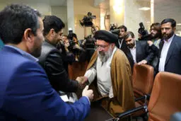 تصاویر ثبت نام داوطلبان مجلس خبرگان/ تصاویر