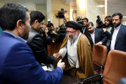 تصاویر ثبت نام داوطلبان مجلس خبرگان/ تصاویر