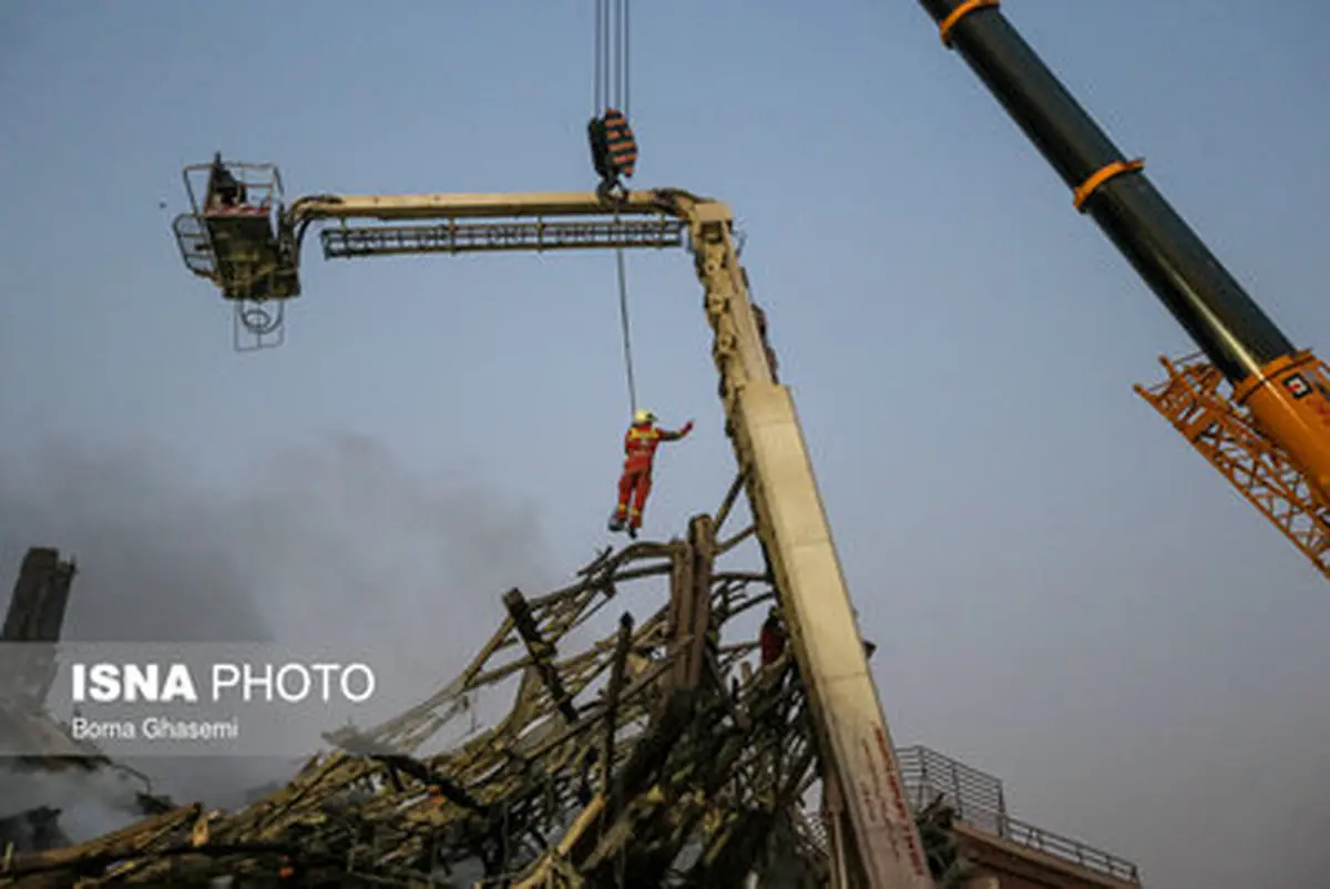 ساعاتی پس از ریزش پلاسکو/تصاویر