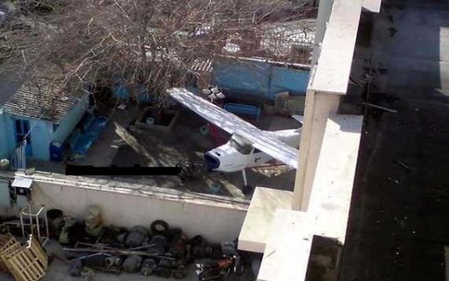 نگهداری هواپیمای ایران ایر در حیاط خانه یک تهرانی / عکس