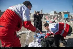 تصاویری دردناک از امداد و نجات در مناطق زلزله زده