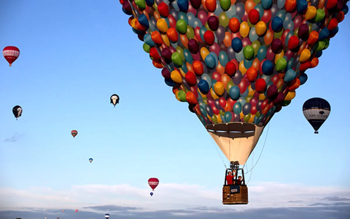 رقص بالن‌‌‌ها بر فراز آسمان "بریستول" + تصاویر
