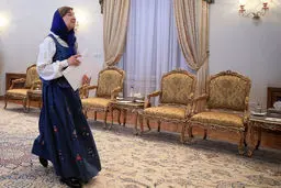 تصویر لباس سفیر نروژ در دیدار با روحانی