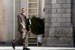 روایت تصویری از حال و هوای وزرا و معاونان روحانی در حیاط دولت
