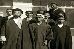 تصویر دیده نشده از روحانی در کنار آیت الله بهشتی در سال 41