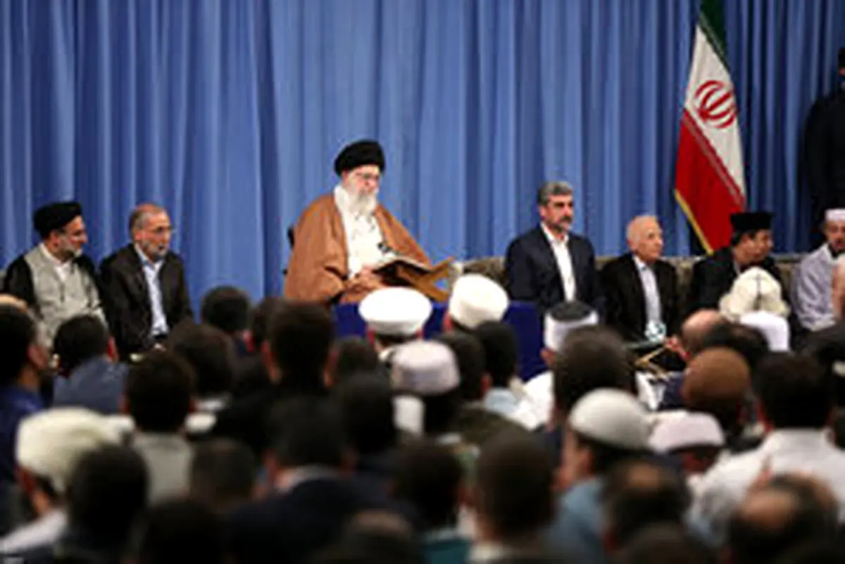 مقام معظم رهبری: بمباران چهارساله یمن، نتیجه فراموشی و دوری از قرآن است/ بسیاری از سران کشورهای عربی نوکر کفار شده‌اند