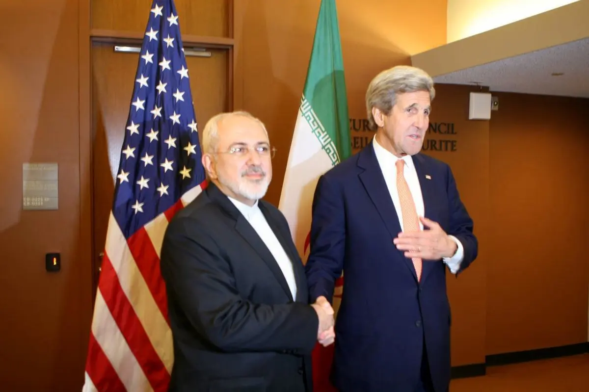 دست دادن ظریف و کری در نیویورک/عکس