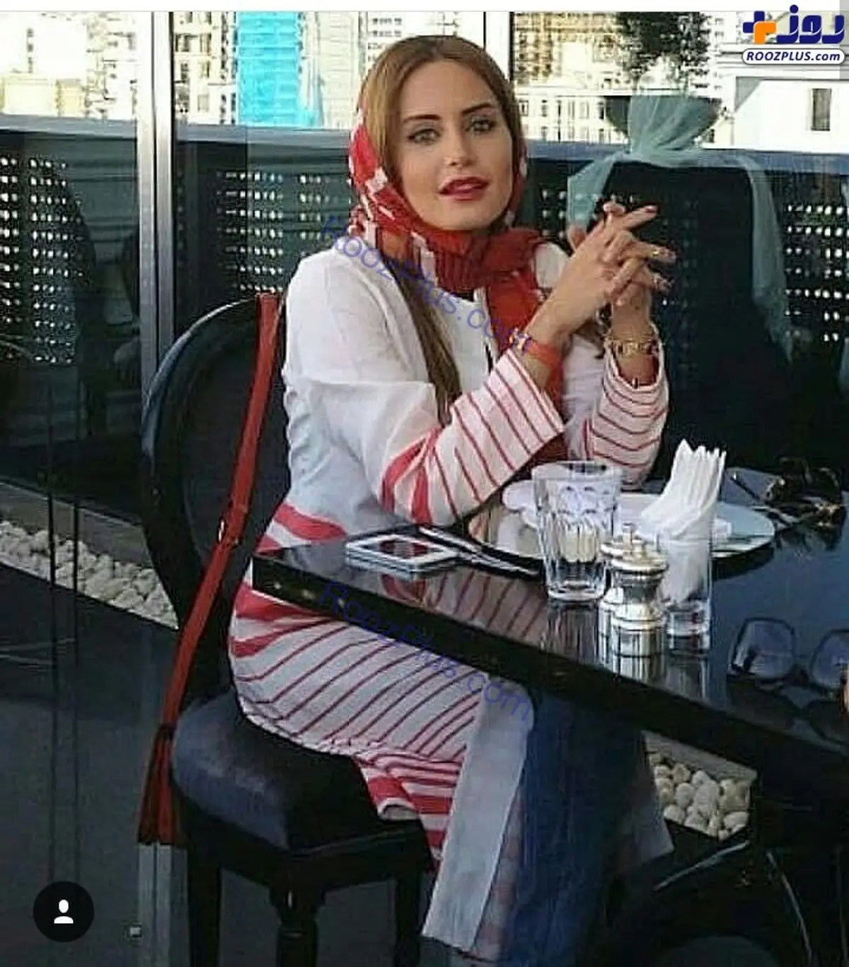 تیپ جدید الناز شاکردوست در رستوران لاکچری اش + عکس