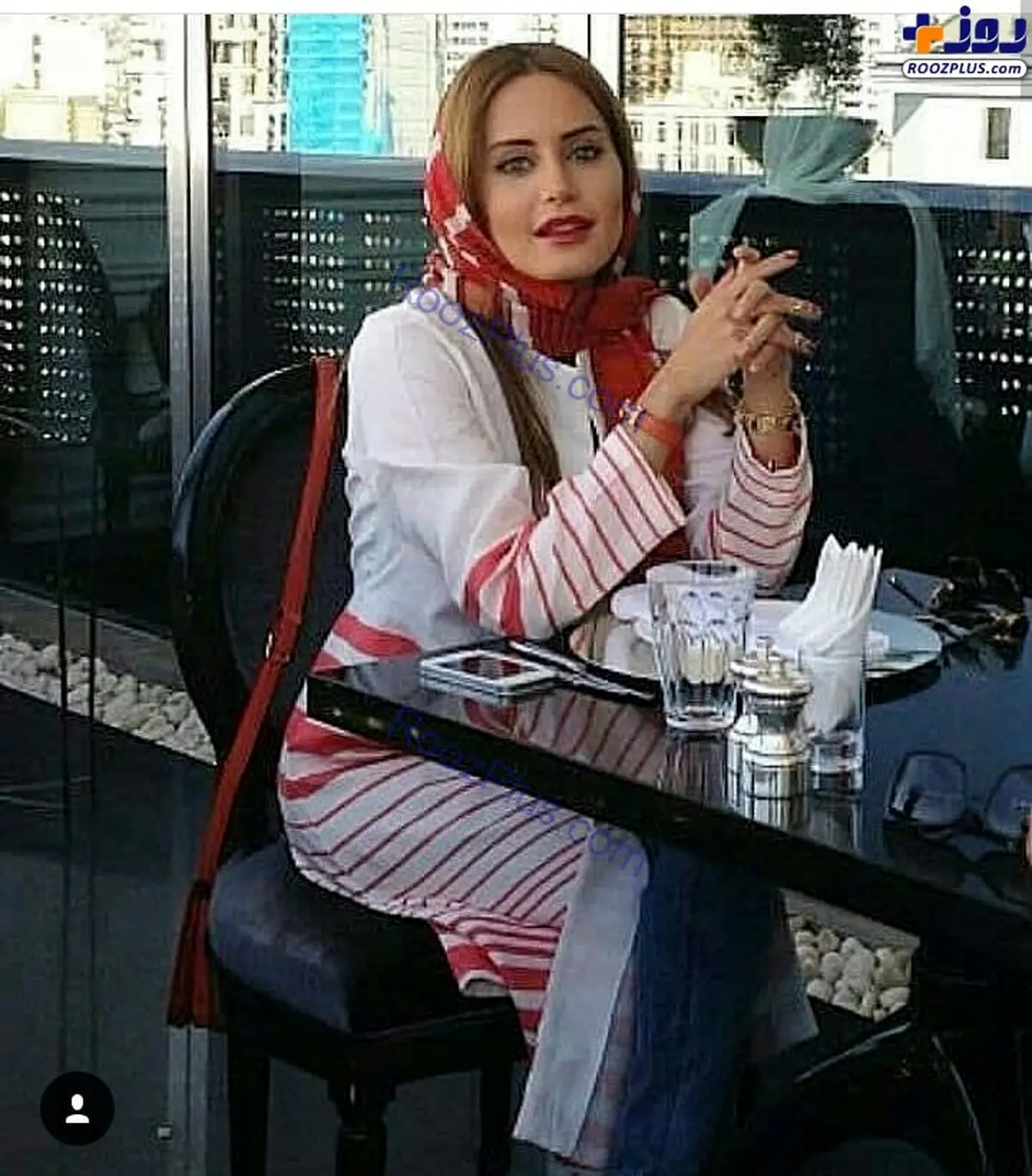 تیپ جدید الناز شاکردوست در رستوران لاکچری اش + عکس