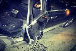 سرقت شبانه از خودروی رضا رشیدپور/عکس