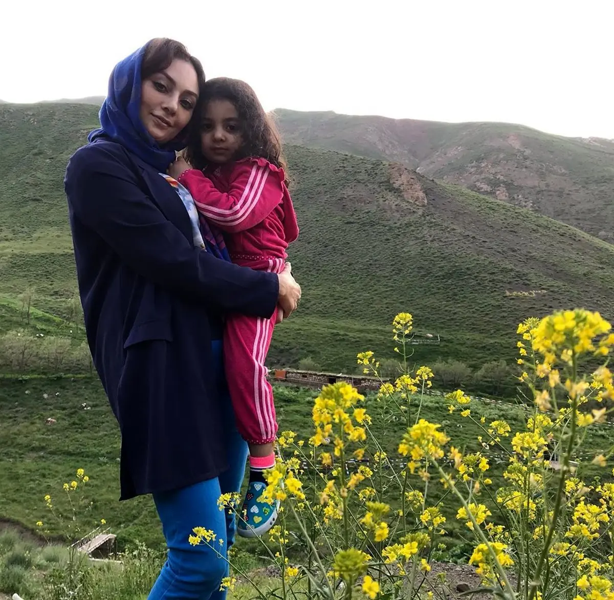 یکتا ناصر و دخترش در طبیعت + عکس