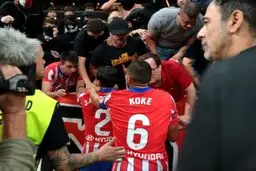 حرکت جنجالی بازیکنان اتلتیکو در پایان دربی