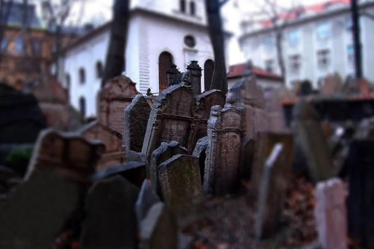 تصاویر / عجیب ترین قبرستان های دنیا!