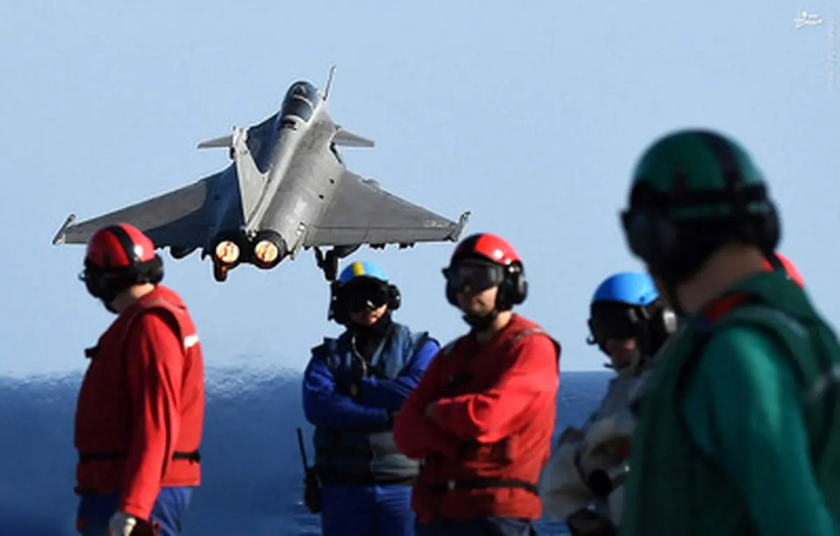 آغاز حملات «شارل دو گل» علیه داعش/تصاویر